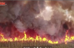  Canada: Hàng nghìn người sơ tán khẩn do cháy rừng ngày càng nghiêm trọng