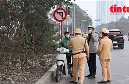 Quyết liệt xử lý hành vi đi ngược chiều trên đường phố Hà Nội