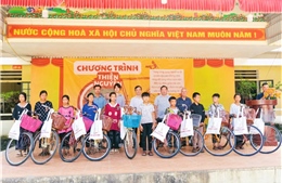 Tác phẩm &#39;Leng keng di sản - Vì một Việt Nam hạnh phúc&#39; đạt Huy chương Bạc cuộc thi Happy Vietnam 2024