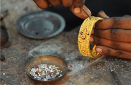 Ấn Độ tăng thuế nhập khẩu vàng và bạch kim