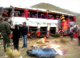Lật xe khách ở Bolivia, 20 người thiệt mạng
