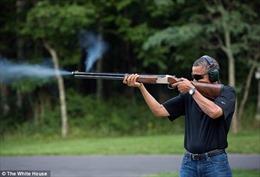 Nhà Trắng công bố ảnh Obama bắn súng
