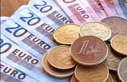 Đồng euro tiếp tục mất giá so với đồng USD 