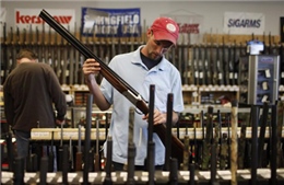 Nghị sĩ Mỹ công bố thêm dự luật về kiểm soát súng đạn