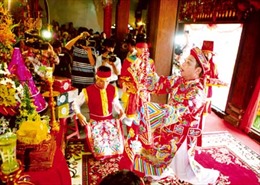 Hầu đồng, văn hóa dân gian cổ người Việt