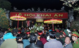Hàng vạn người dự Lễ hội Khai Ấn đền Trần
