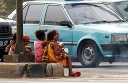 Indonesia phạt tù cha mẹ để con ra đường kiếm sống