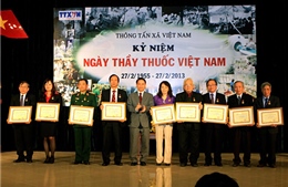 TTXVN tôn vinh người thầy thuốc 