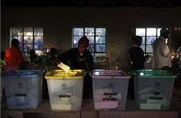 Cử tri Kenya đi bỏ phiếu bất chấp bạo lực 