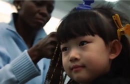 Làm tóc kiểu châu Phi hút khách tại Trung Quốc