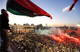 Xe chở Chủ tịch Quốc hội Libya bị phóng hỏa 