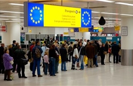 Anh và EU bất đồng về quy định di cư tự do 