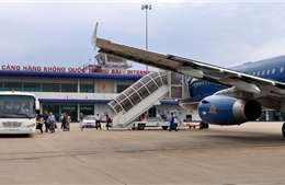Vietnam Airlines tạm ngừng bay ở Huế 