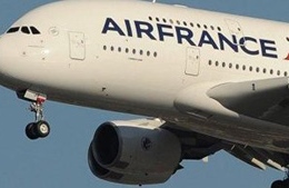  Máy bay 200 khách của Air France hạ cánh khẩn cấp 
