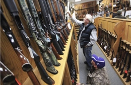 Thượng viện Mỹ chưa muốn cấm buôn bán súng quân dụng 