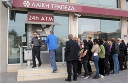 Ngân hàng Cyprus khống chế tiền rút ở ATM 