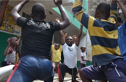 Yoga tạo sức hút ở Kenya