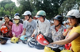 &#39;Loạn&#39; trợ giá mũ bảo hiểm 