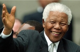 Nelson Mandela nhập viện vì viêm phổi