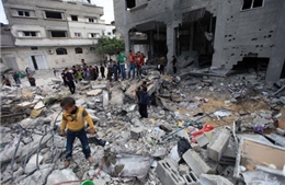 Máy bay Israel liên tiếp không kích Dải Gaza