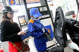 Giá xăng, dầu giảm 450-500 đồng/lít 