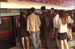 Singapore miễn phí tàu điện ngầm trước giờ cao điểm 
