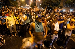 Bạo loạn ở Venezuela, hàng chục người thương vong