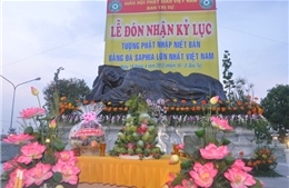 Tượng Phật bằng đá sapphire lập kỷ lục Việt Nam 