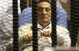 Có lệnh phóng thích, cựu Tổng thống Mubarak vẫn bị giam giữ