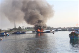 Cháy tàu cá tại Quảng Ngãi, thiệt hại 2 tỷ đồng 