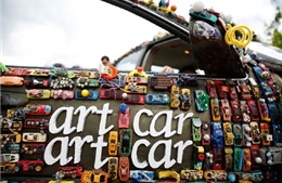 Xem lễ diễu hành ô tô nghệ thuật lớn nhất thế giới 