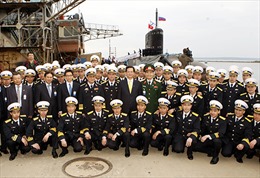 Chùm ảnh Thủ tướng thăm tàu ngầm Hà Nội ở Nga