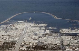 'Thị trấn ma' nổi lên sau 25 năm chìm dưới nước