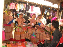 Chợ vùng cao Lào Cai dưới góc nhìn nhân học ứng dụng 