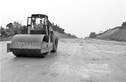 Cao tốc dài nhất Việt Nam “chạy” nước rút về đích