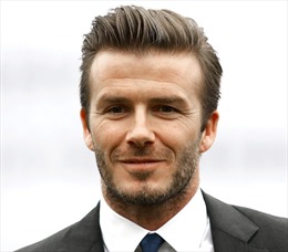 David Beckham treo giày