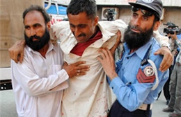 Đánh bom kép tại Pakistan gây thương vong lớn