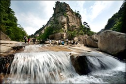 Triều Tiên nối lại tour du lịch núi Kim Cương