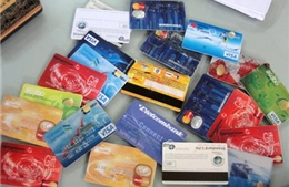 Tóm băng làm giả thẻ tín dụng chiếm tiền tỷ