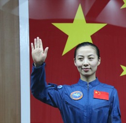 Giáo viên vũ trụ đầu tiên của Trung Quốc lên không gian