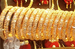 Giá vàng vẫn giảm trước cuộc họp của FED 