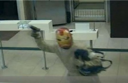 Đeo mặt nạ Iron Man đi cướp ngân hàng