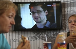 Snowden sống ra sao ở khu quá cảnh sân bay