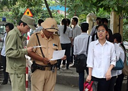 CSGT Hà Nội tìm nhà cho thí sinh khó khăn