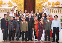 Phó Thủ tướng Nguyễn Thiện Nhân tiếp người có công tỉnh Quảng Trị 