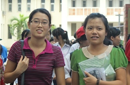 Thí sinh “dễ thở” với đề thi Hóa, Anh