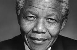 Bác sĩ hy vọng kéo dài sự sống cho ông Mandela 