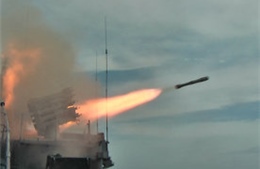 Xem tàu chiến Nga - Trung tấn công mục tiêu