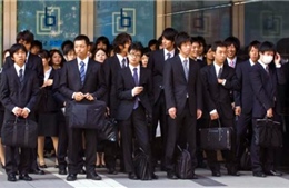 Nhật Bản tăng lương cơ bản để bù lạm phát