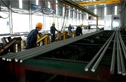 Khó khăn vẫn đeo bám ngành thép